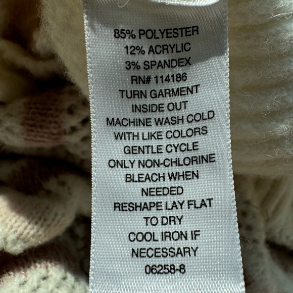 𝐋𝐢𝐳 𝐂𝐥𝐚𝐢𝐛𝐨𝐫𝐧𝐞 𝐏𝐢𝐧𝐤 𝐒𝐭𝐫𝐢𝐩𝐞𝐝 𝐒𝐰𝐞𝐚𝐭𝐞𝐫 - Picture 4 of 4